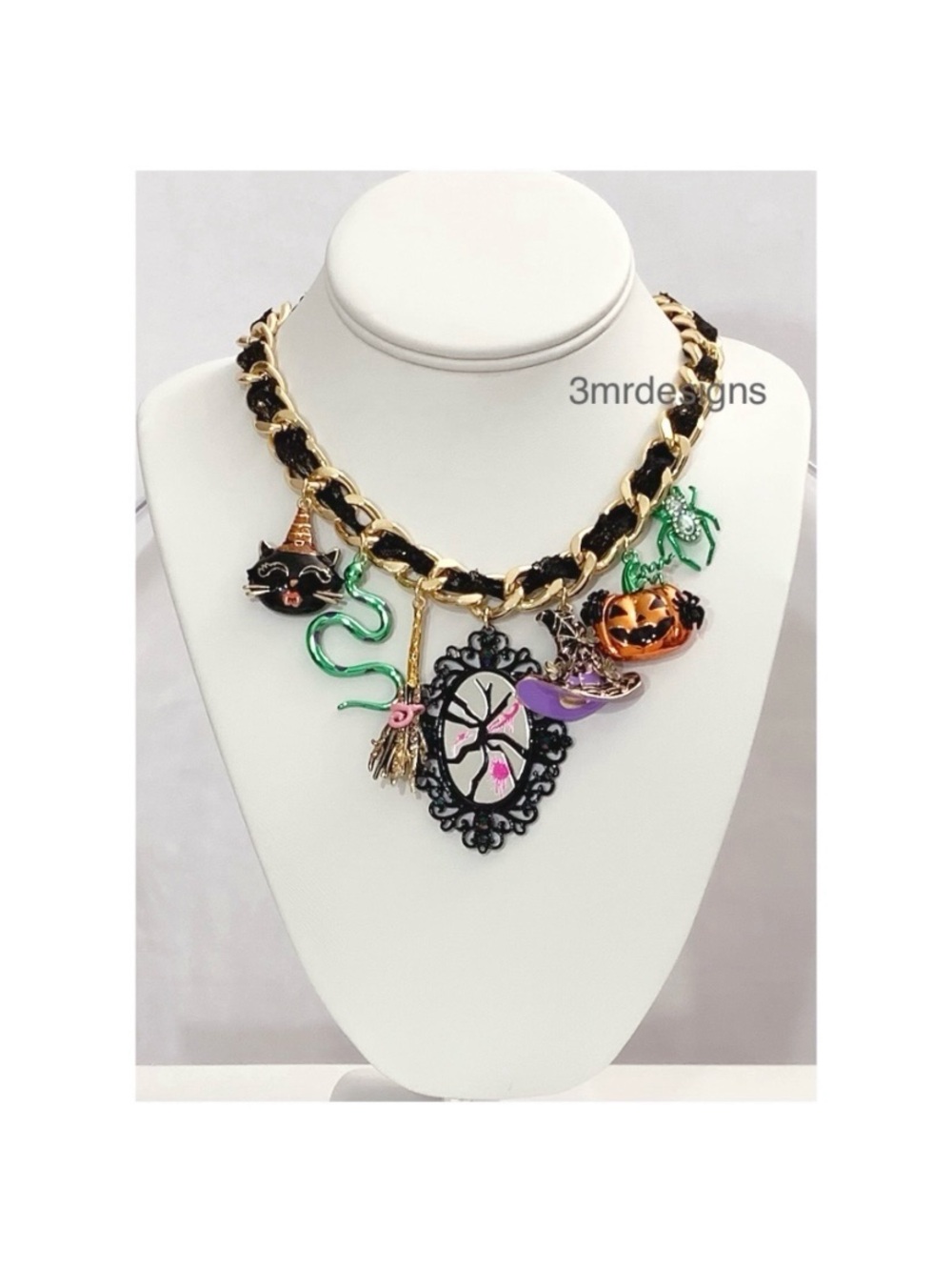 NWT Betsey J. 💋WITCHY LACE FRONTAL CHARMS Gold Tone Glass Crystals Necklace